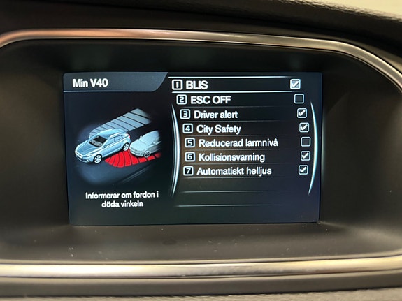 Volvo V40 Cross Country 13 of 13