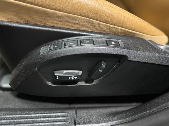Volvo V40 Cross Country 7 of 13