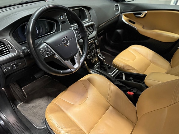 Volvo V40 Cross Country 5 of 13