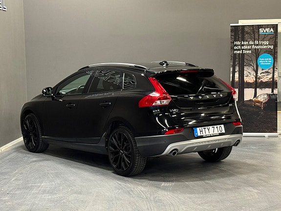 Volvo V40 Cross Country 4 of 13