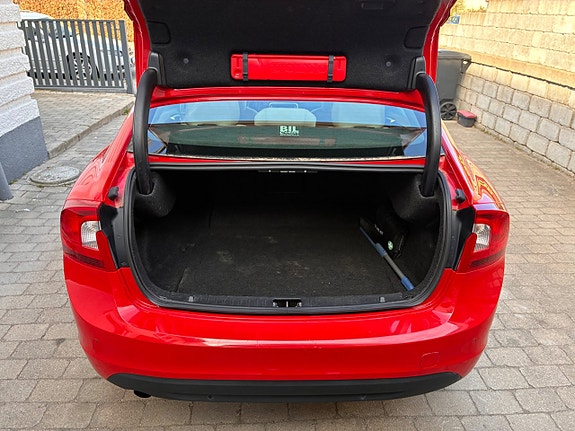 Volvo S60 13 of 25