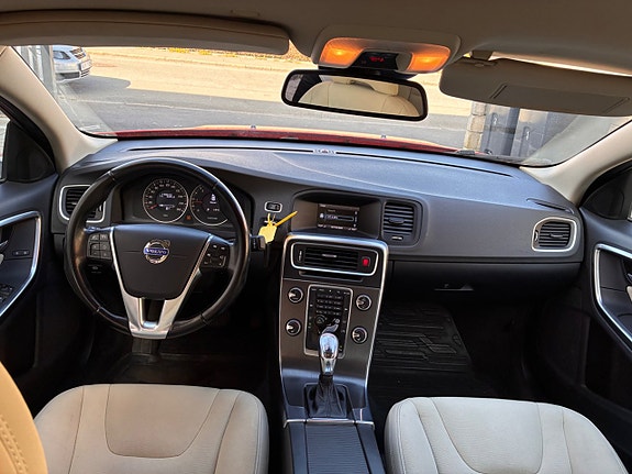 Volvo S60 14 of 25