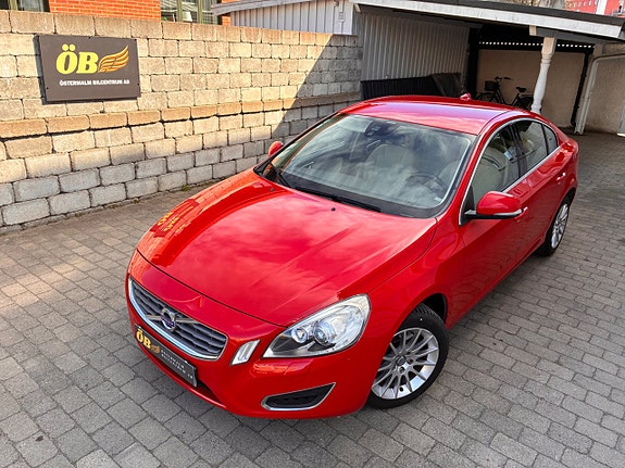 Volvo S60 2 of 25