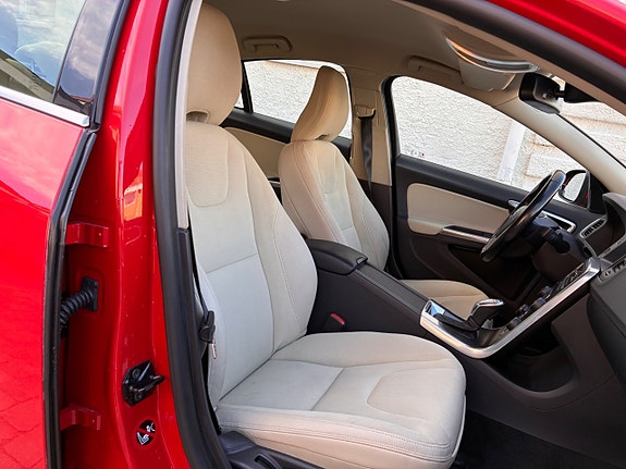 Volvo S60 22 of 25