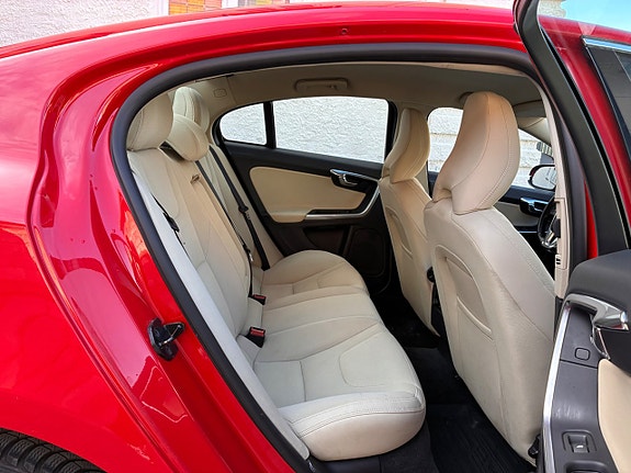 Volvo S60 23 of 25