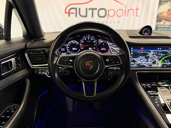 Porsche Panamera 4 17 of 24