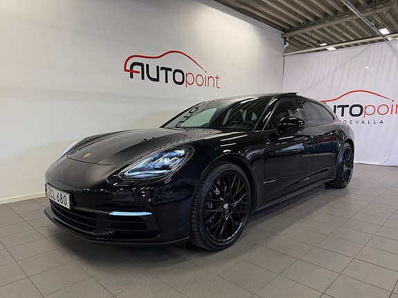Porsche Panamera 4 3 of 5