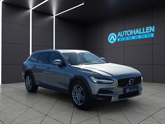 Volvo V90 Cross Country 8 of 18