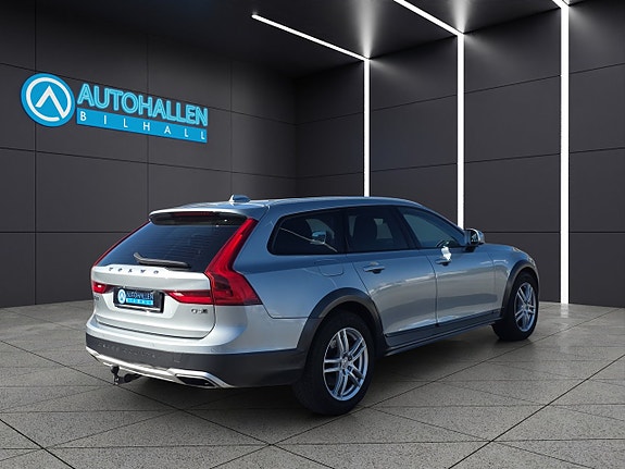Volvo V90 Cross Country 6 of 18