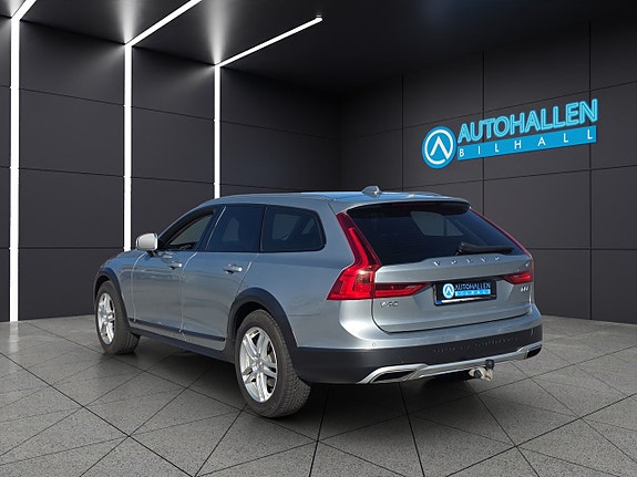 Volvo V90 Cross Country 4 of 5