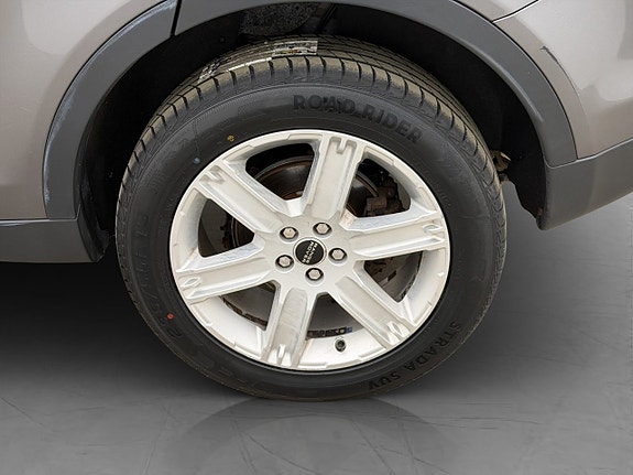 Land Rover Discovery Sport 28 of 28