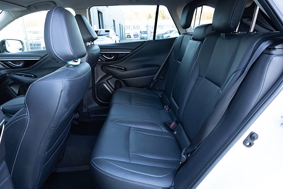 Subaru Outback 16 of 17