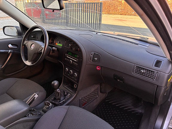 Saab 9-5 24 of 28