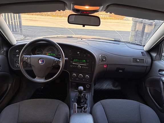 Saab 9-5 18 of 28