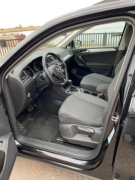 Volkswagen Tiguan 8 of 12