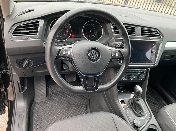 Volkswagen Tiguan 9 of 12