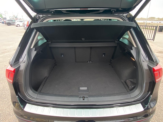 Volkswagen Tiguan 5 of 5