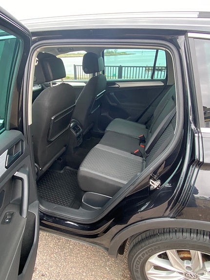 Volkswagen Tiguan 6 of 12
