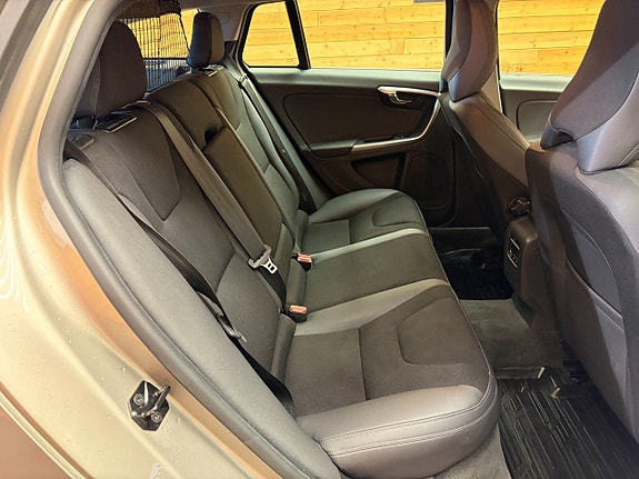 Volvo V60 18 of 24