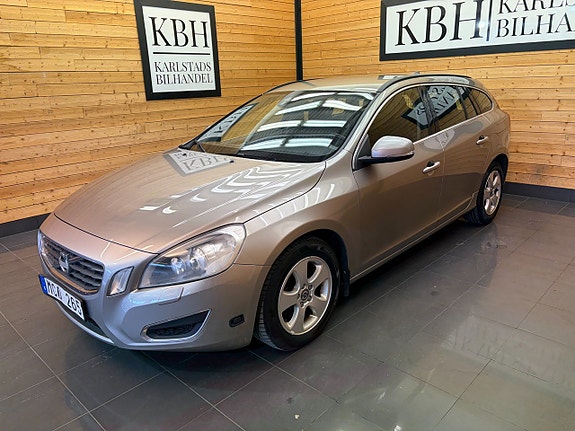 Volvo V60 2 of 5