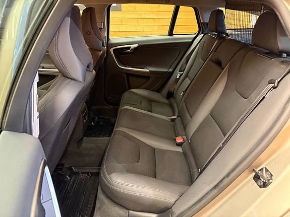 Volvo V60 16 of 24