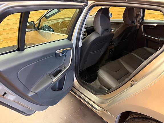 Volvo V60 15 of 24