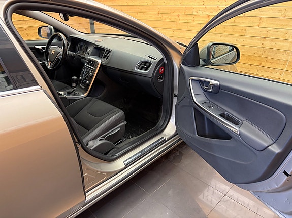 Volvo V60 19 of 24