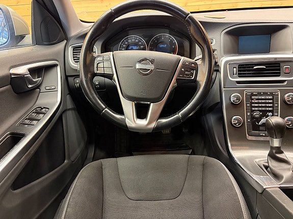 Volvo V60 11 of 24