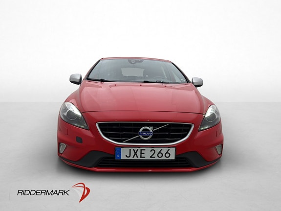 Volvo V40 2 of 18