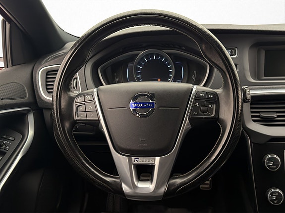 Volvo V40 9 of 18