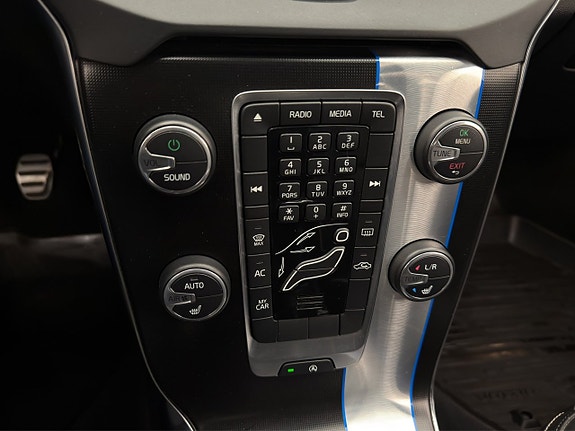 Volvo V40 14 of 18
