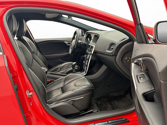 Volvo V40 10 of 18