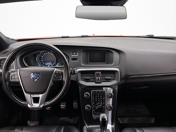 Volvo V40 12 of 18