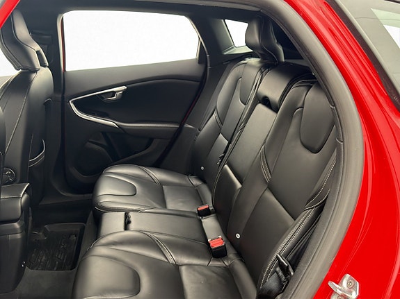 Volvo V40 11 of 18