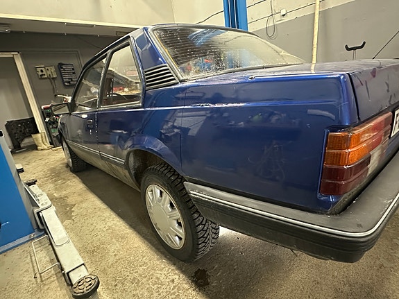 Opel Ascona 3 of 5