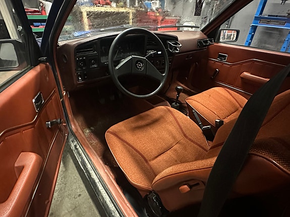 Opel Ascona 4 of 5