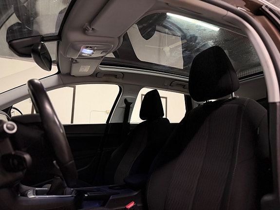 Peugeot 308 SW 13 of 17