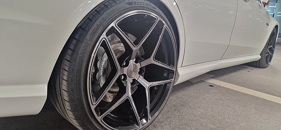Mercedes-Benz E63 13 of 30