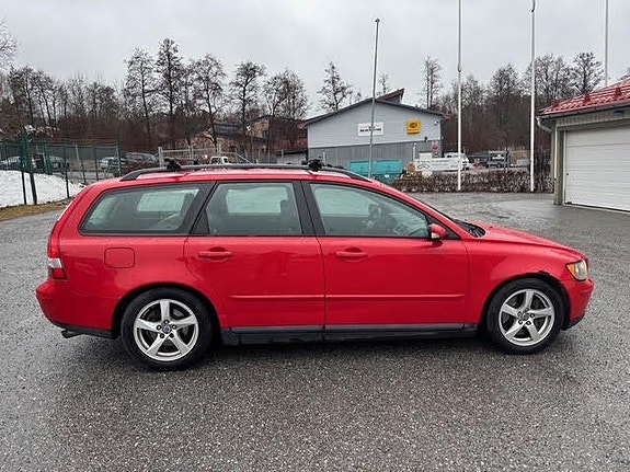 Volvo V50 4 of 5