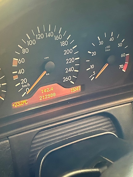 Mercedes-Benz E320 3 of 5
