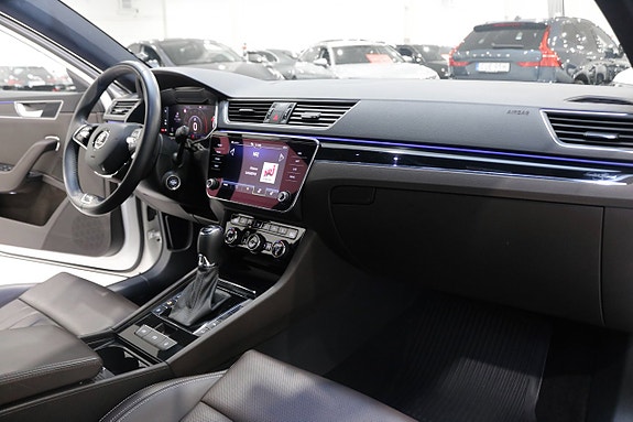 Skoda Superb 12 of 30