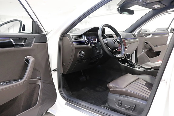 Skoda Superb 11 of 30