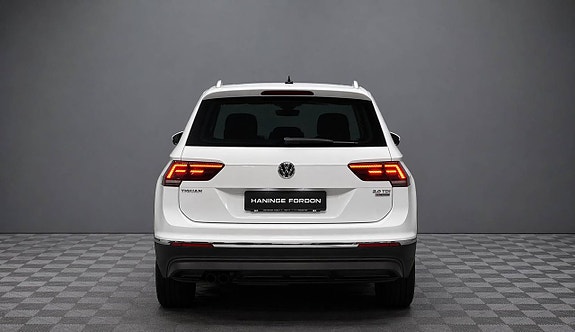 Volkswagen Tiguan 5 of 5