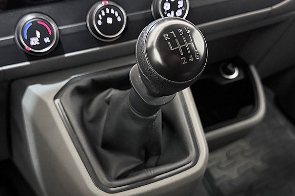 Volkswagen Transporter 22 of 27