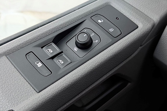 Volkswagen Transporter 27 of 27
