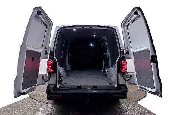Volkswagen Transporter 8 of 27