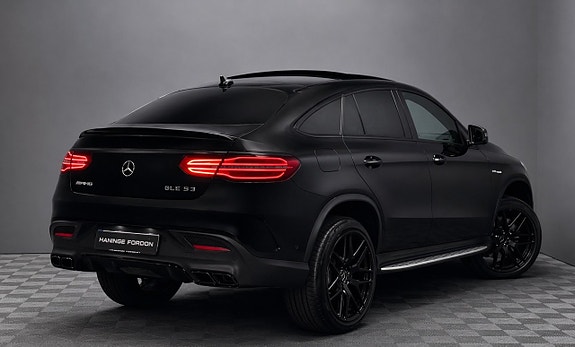 Mercedes-Benz AMG GT Black Series 4 of 5