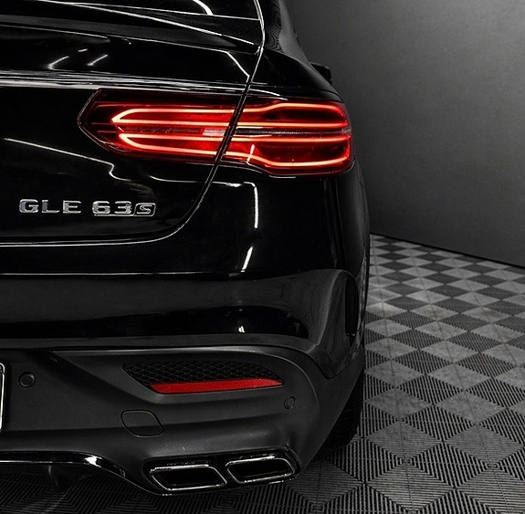 Mercedes-Benz AMG GT Black Series 7 of 18