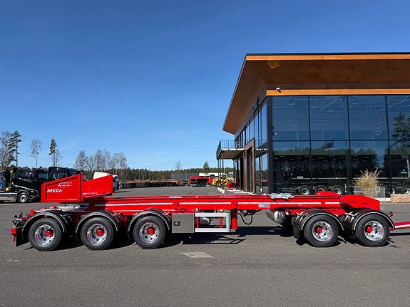 Hakarps - 42 tons LVX vagn med tipp, skjut trippel och flak 2 of 5