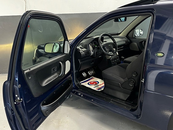 Land Rover Freelander 13 of 27